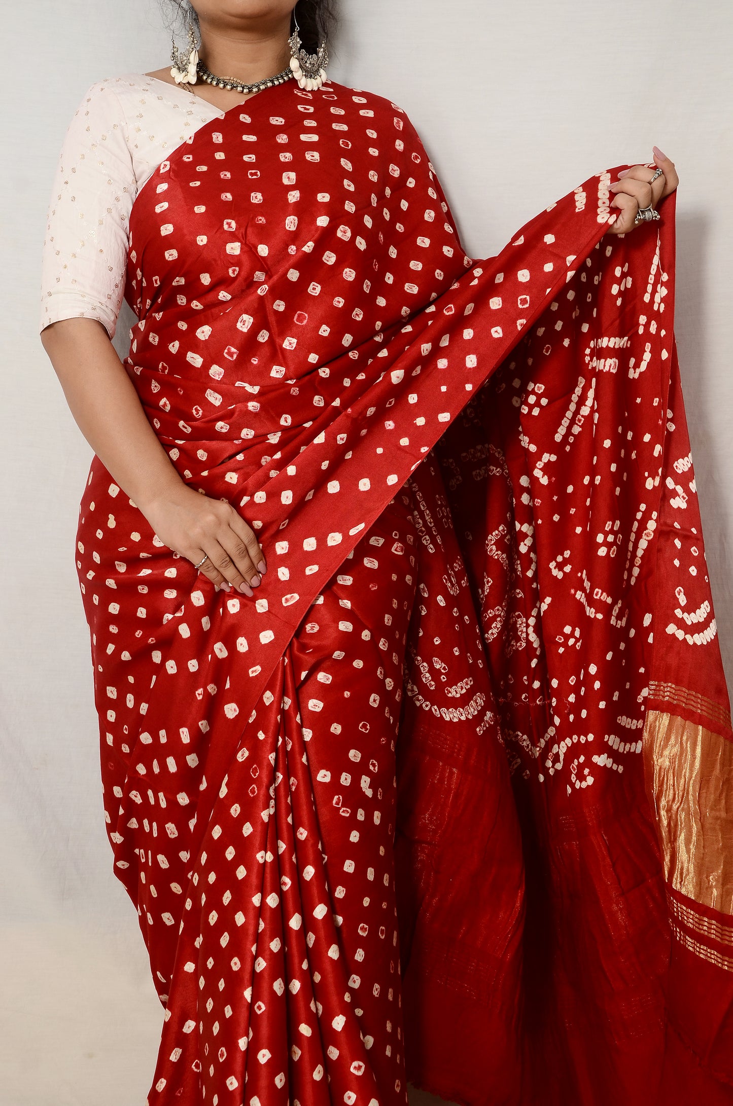 Sindoori Saaj – Red Modal Silk Bandhani Saree with Japan Zari