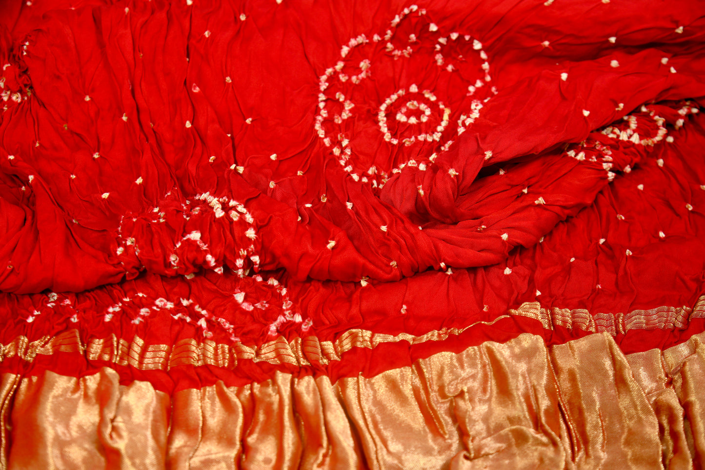 Cloud pattern red modal dupatt