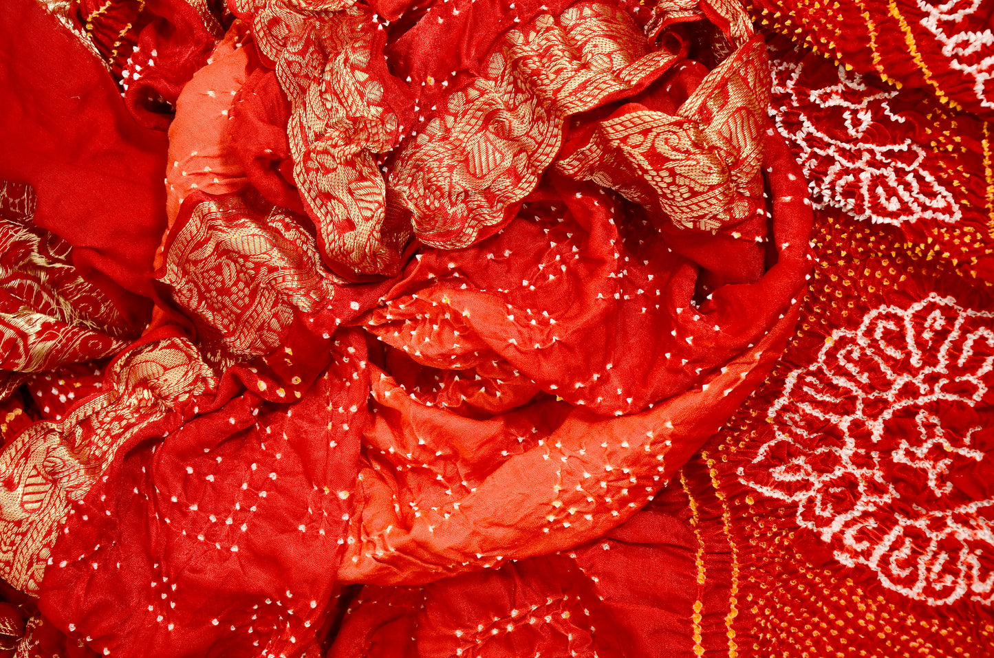 Handcrafted Pure Gajji Silk Bandhani Dupatta – Red & Orange Rai Bandhe