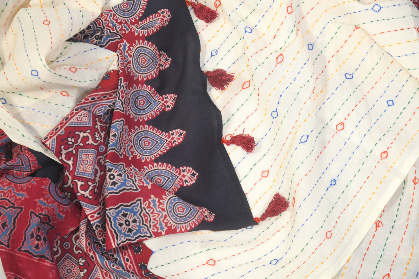 Regal wrap Ajarakh white and maroon cotton dupatta