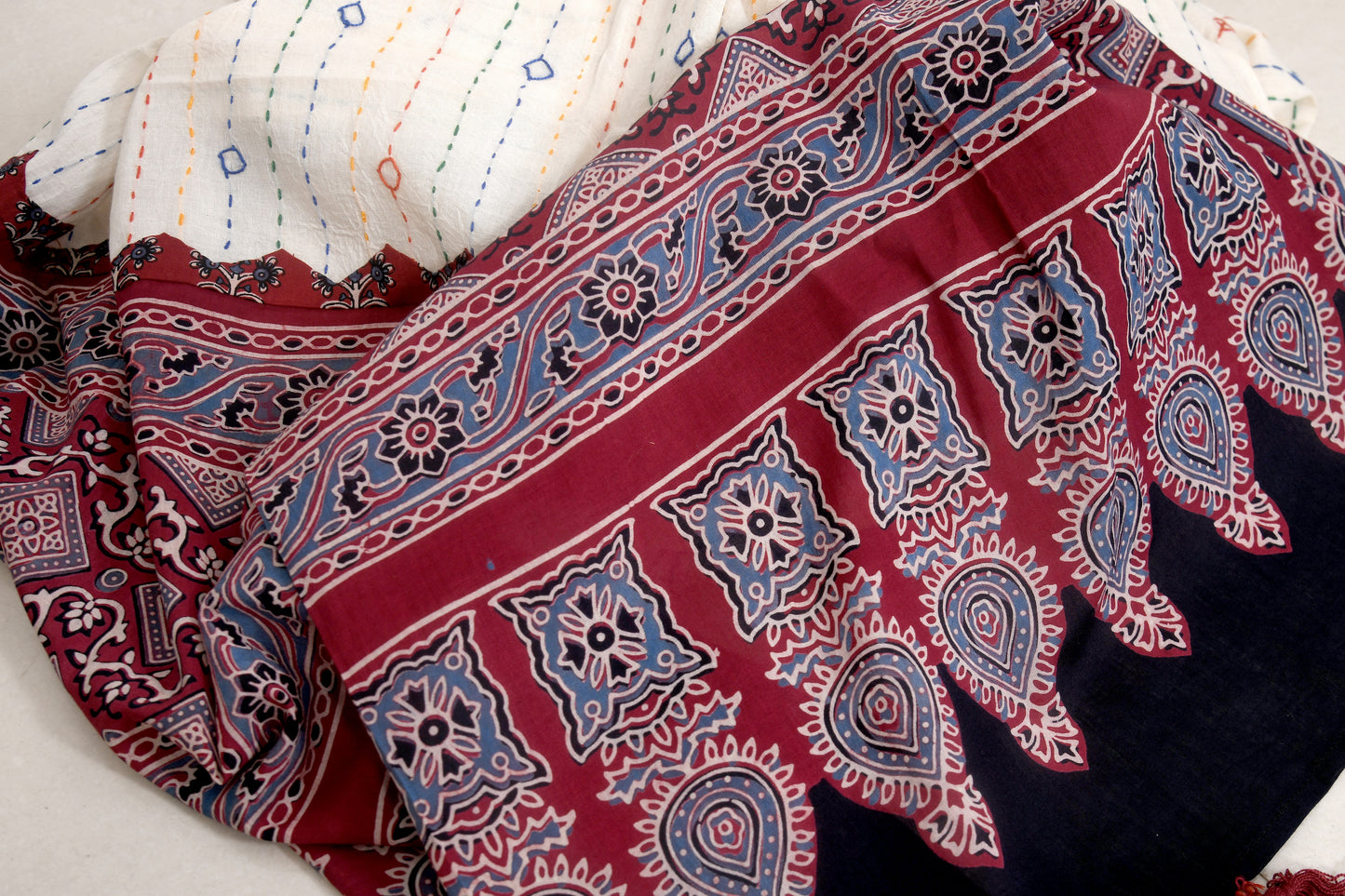 Regal wrap Ajarakh white and maroon cotton dupatta