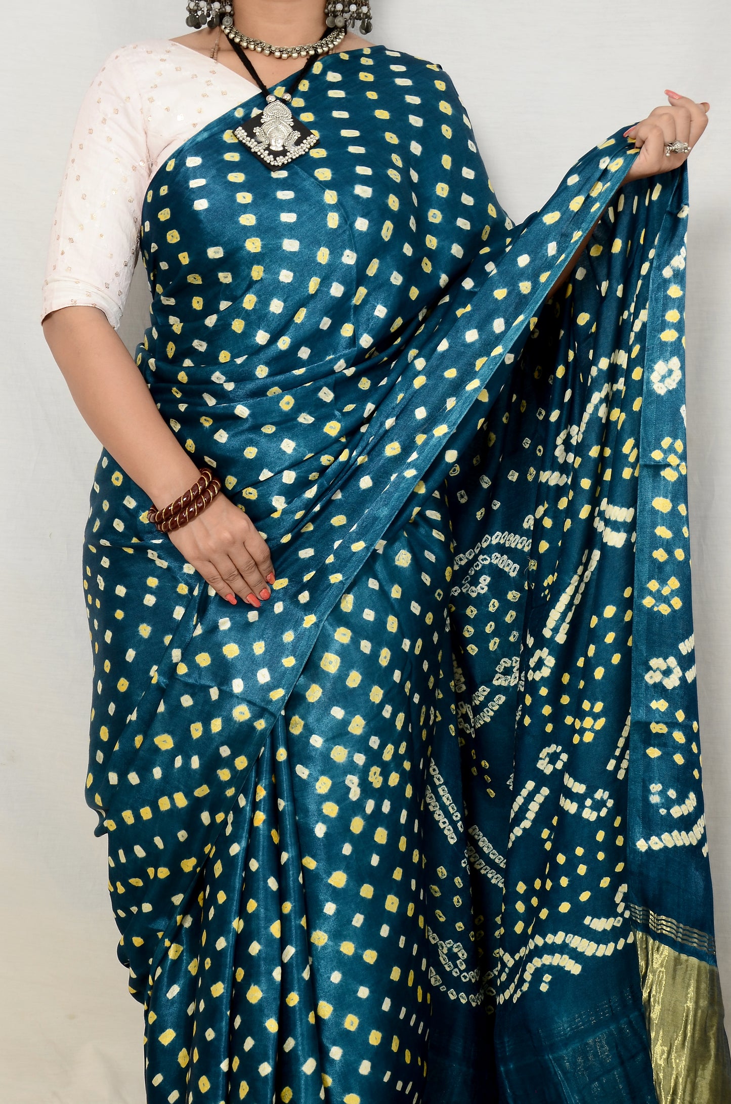 Neel Kamal – Indigo Modal Silk Bandhani Saree with Japan Zari