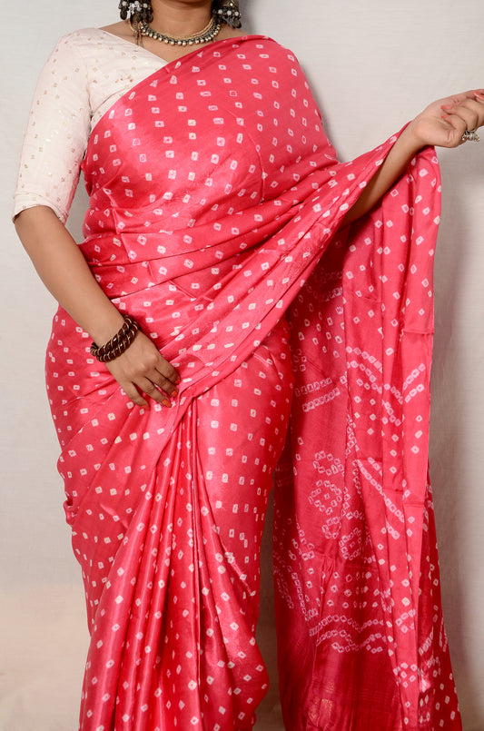 “Lightweight Luxury – Hand-Tied Pink Bandhani with Japan Zari”