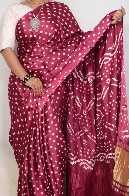Royal Raaga – Handcrafted Magenta Bandhani Saree with Japan Zari