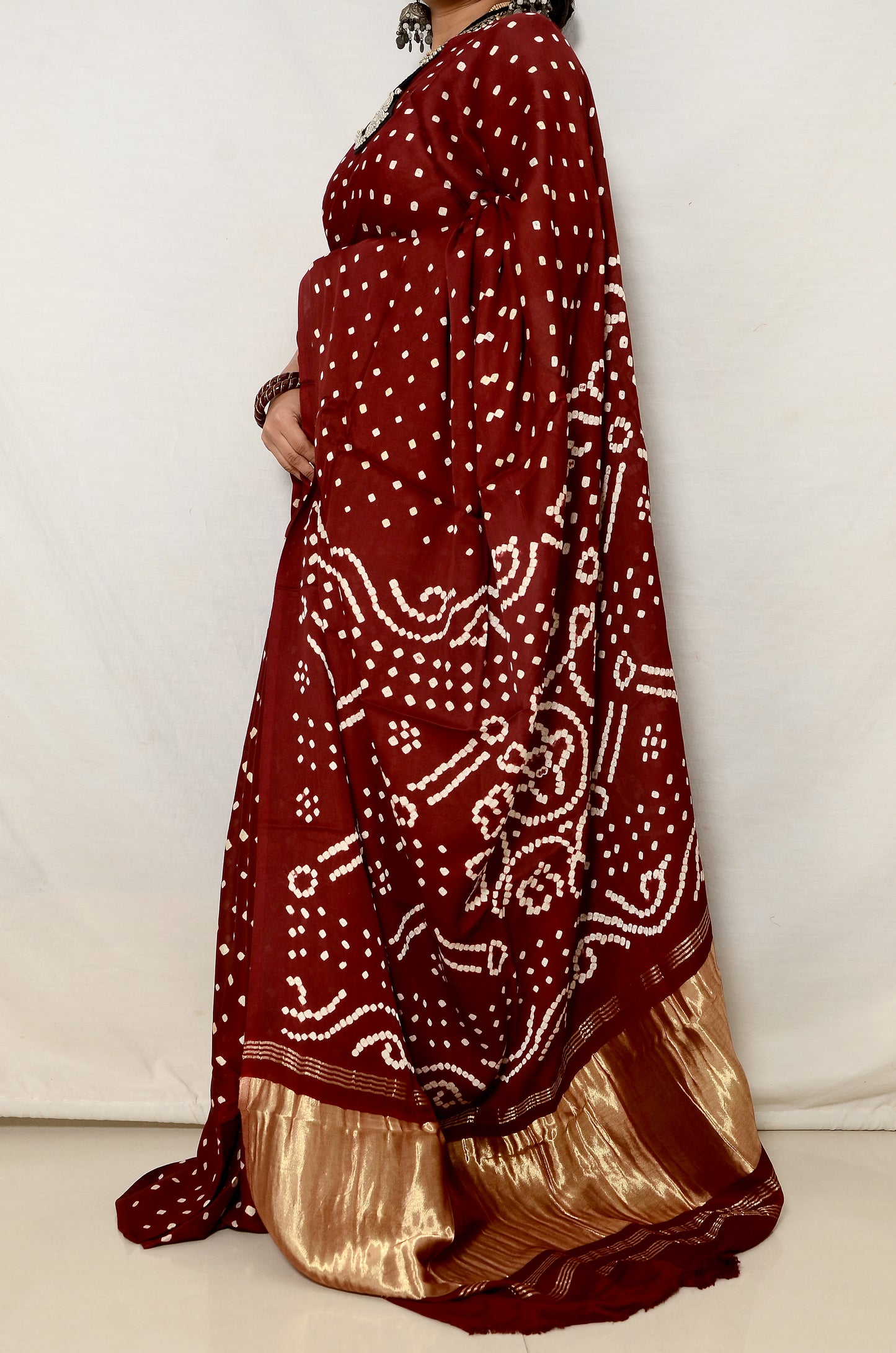 Royal Radiance – Modal Silk Bandhani Saree with Japan Zari