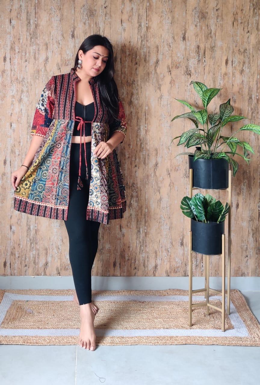 AJRAKH BLOCK PRINT SHORT Shrug
