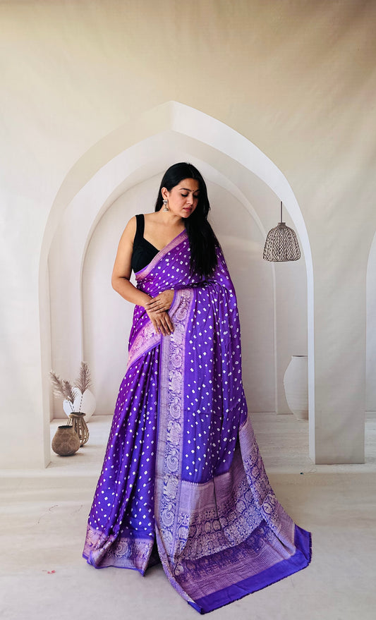 Enchanting Weaves Lilac bandhani saree