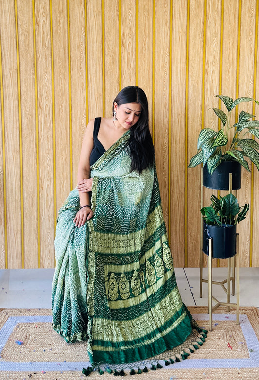 Bold statement green light -dark shade bandhani saree