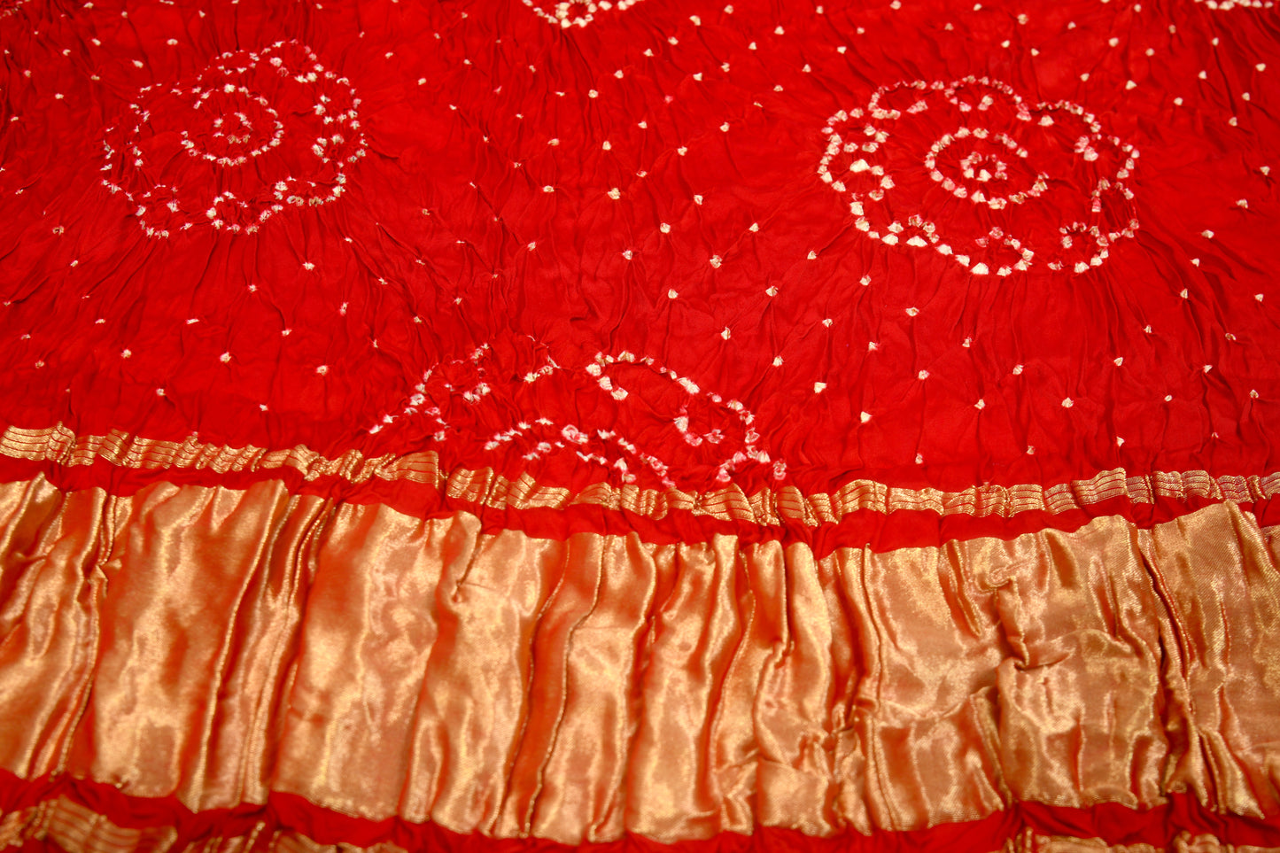Cloud pattern red modal dupatt