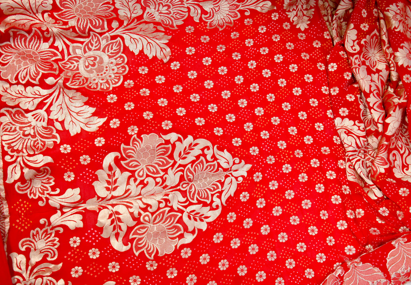 “Rakt – The Royal Red Khaddi Georgette Handloom Bandhani Dupatta”