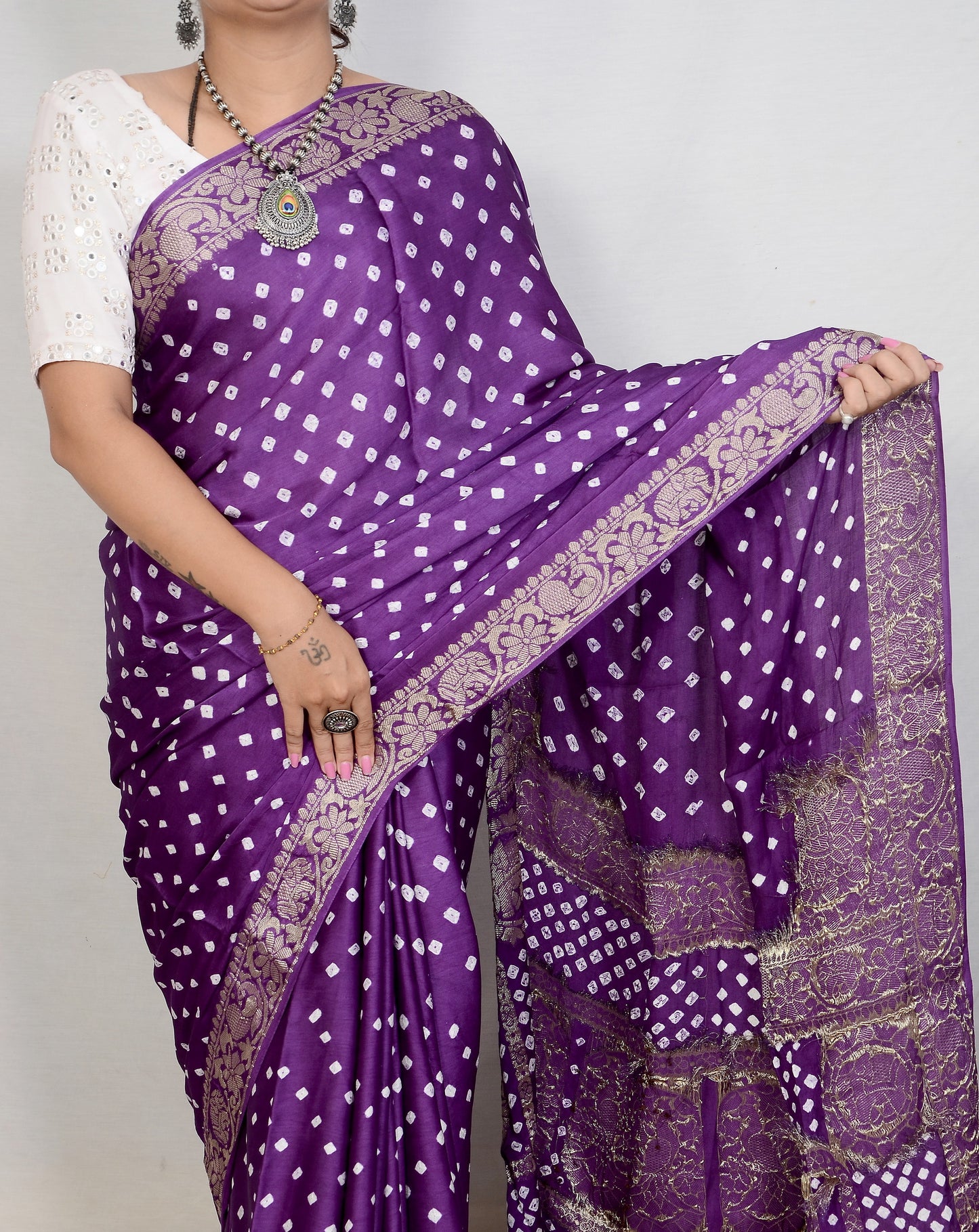 "Purple Viscose Bandhani Saree with Nakshi Pallu & Fancy Border – Royal Elegance"