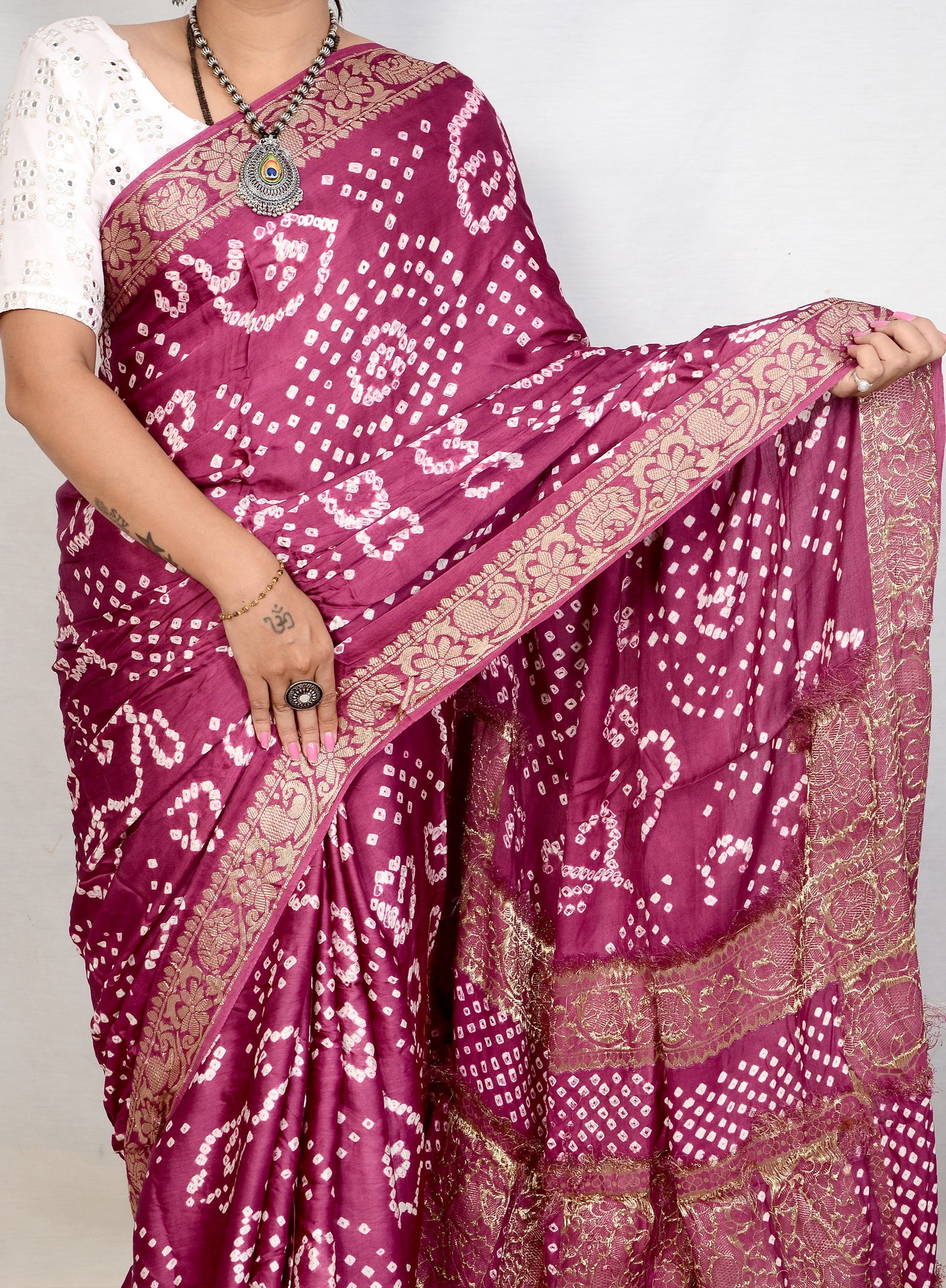 "Fancy Bandhej Viscose Saree – Traditional Look with a Modern Touch"