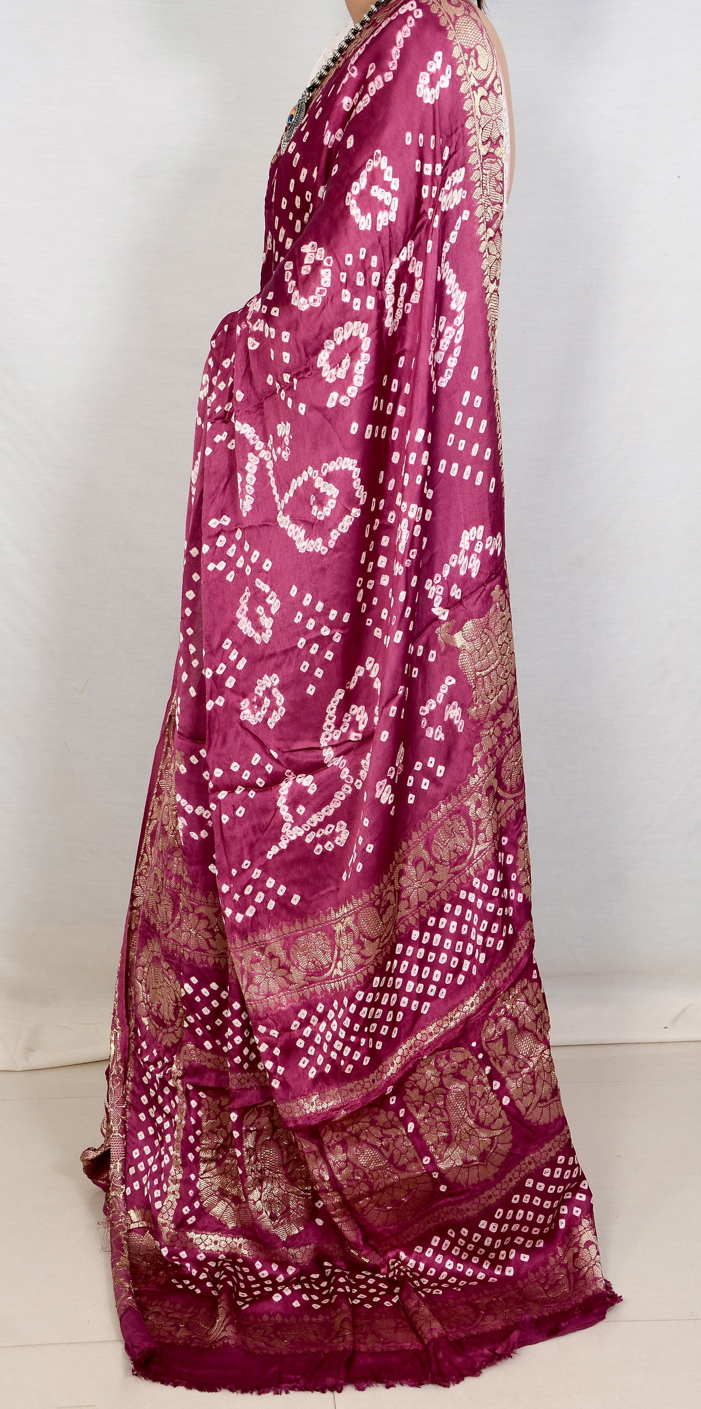 "Fancy Bandhej Viscose Saree – Traditional Look with a Modern Touch"