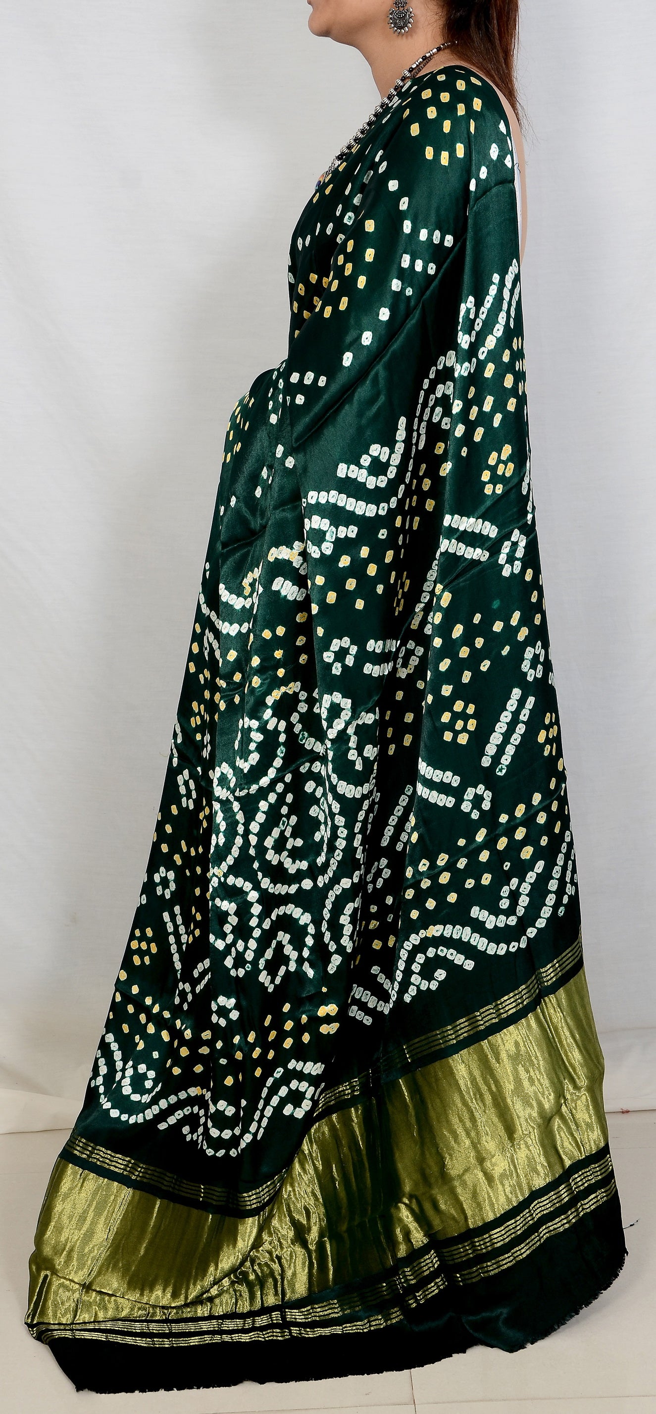 "Elegant Circle Motif Bandhani Saree in Modal Silk"
