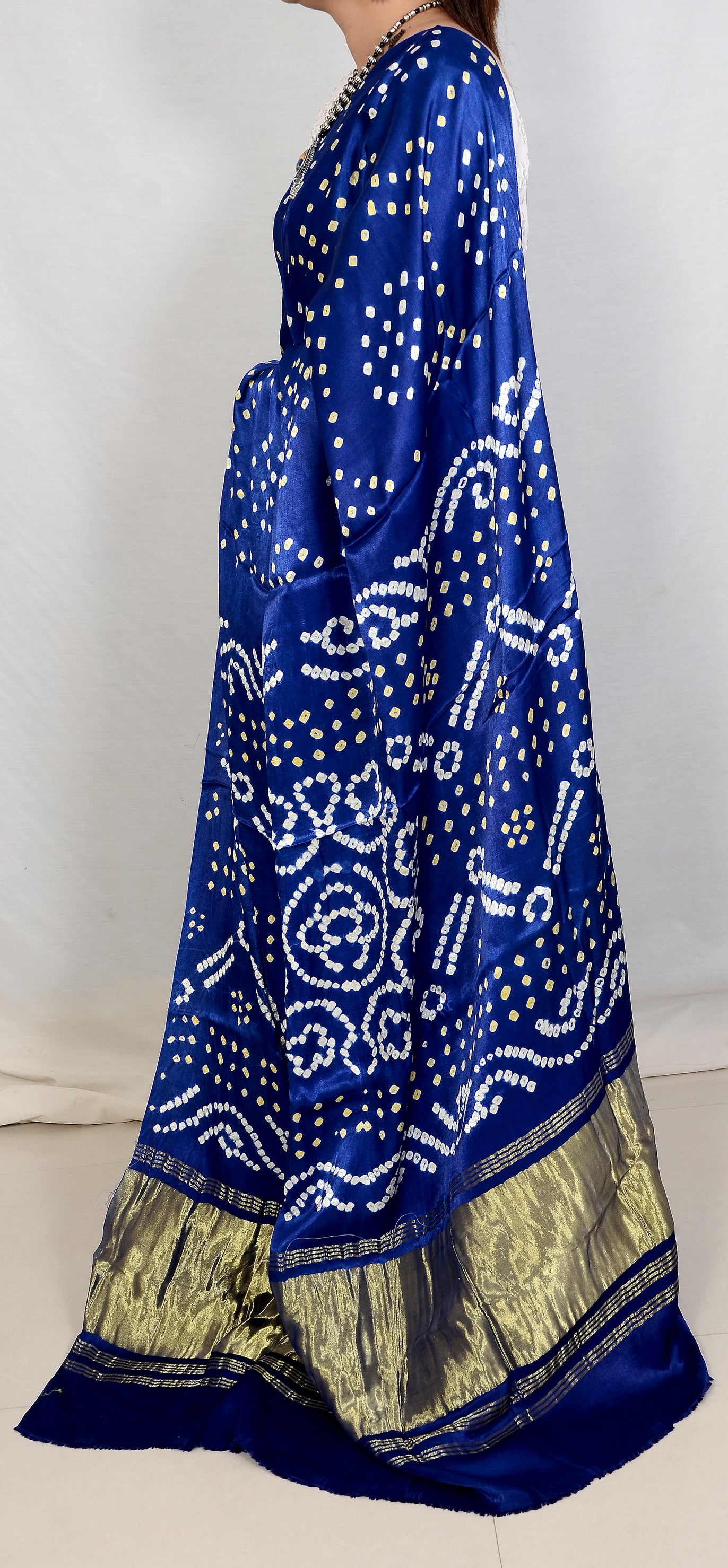 "Blue Circle Design Modal Silk Bandhani Saree with Edging – Handcrafted Elegance"