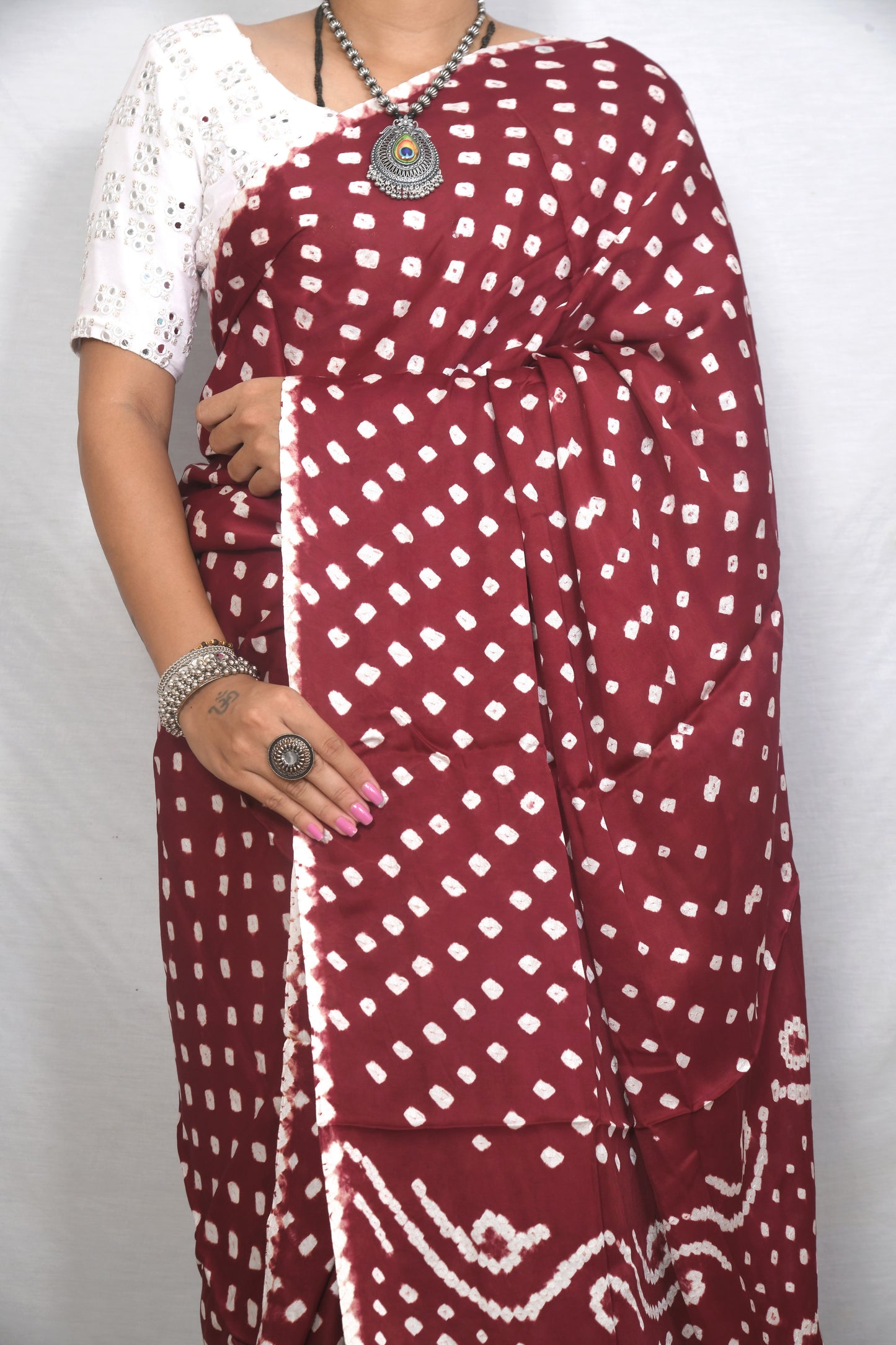 Enchanting Weaves Maroon bandhani saree