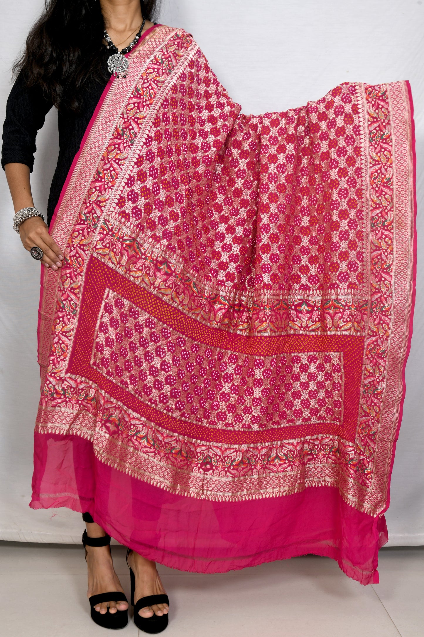 Banarasi pink upada dupatta