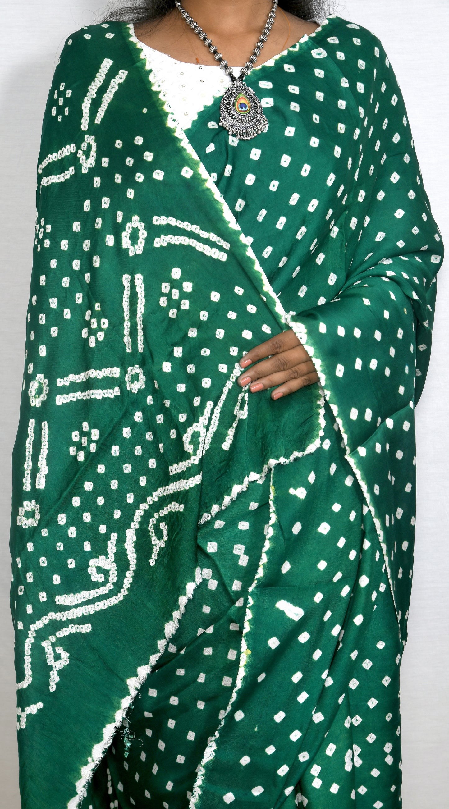 Opulent Flow light green bandhani saree