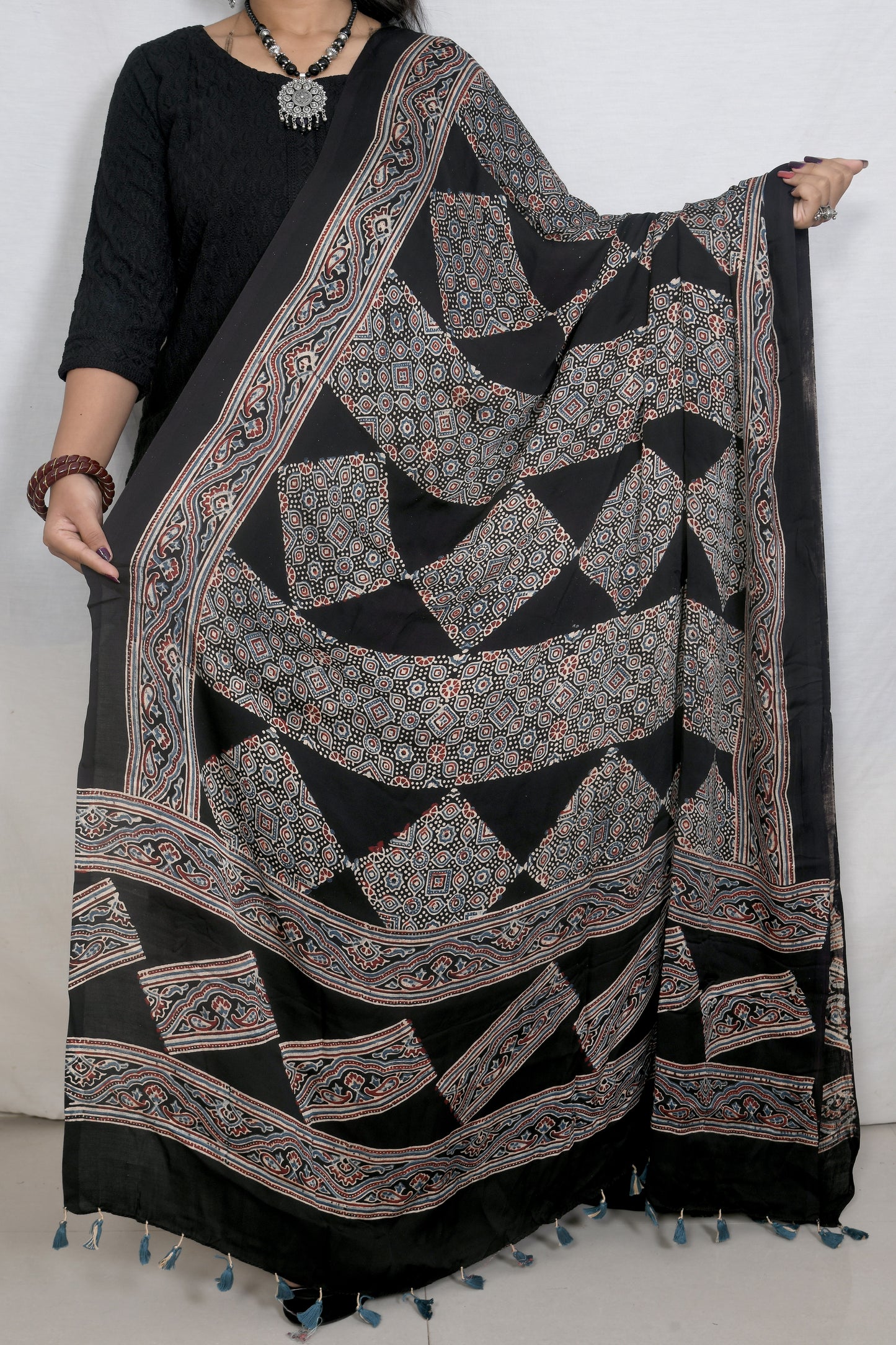 Regal wrap Ajarakh black dupatta