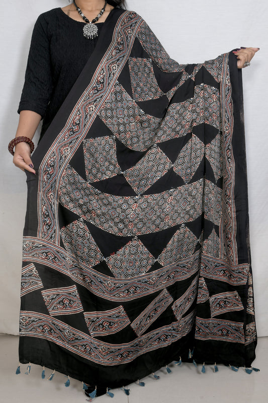 Regal wrap Ajarakh black dupatta