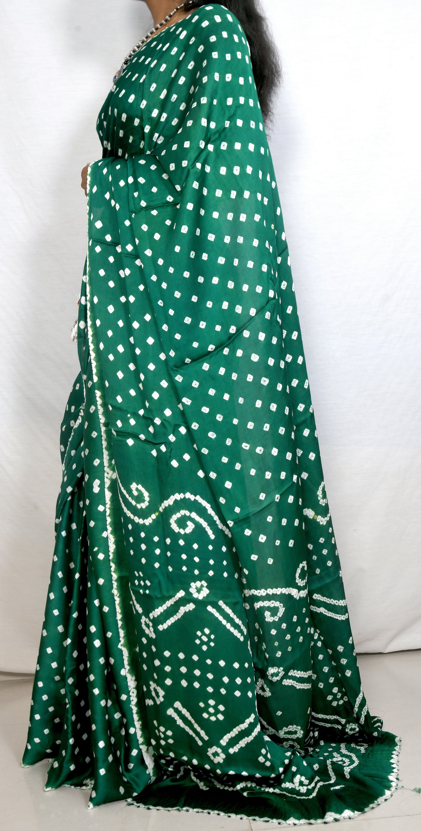 Opulent Flow light green bandhani saree